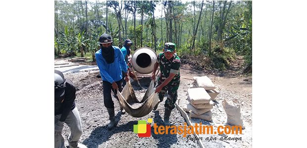 Pra TMMD di Probolinggo, TNI AD Bangun Jalan Sepanjang 1.300 Meter Pra TMMD di Probolinggo, TNI AD Bangun Jalan Sepanjang 1.300 Meter