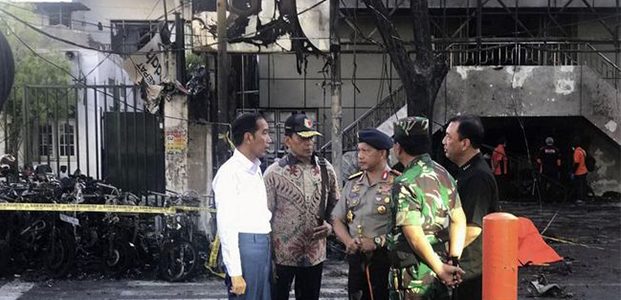 Presiden Kunjungi Lokasi Ledakan Bom di Surabaya Presiden Kunjungi Lokasi Ledakan Bom di Surabaya