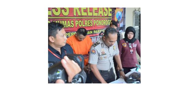 Bejat, Pria asal Slahung Ponorogo Setubuhi Keponakan Yang Tengah Sakit Bejat, Pria asal Slahung Ponorogo Setubuhi Keponakan Yang Tengah Sakit