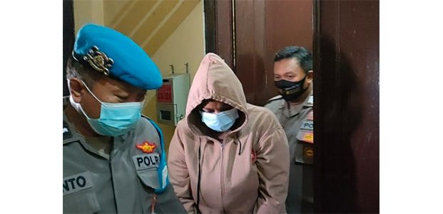 Hanya Untuk Foya-Foya, Wanita Muda di Probolinggo ini Nekat Curi 2 Motor Hanya Untuk Foya-Foya, Wanita Muda di Probolinggo ini Nekat Curi 2 Motor