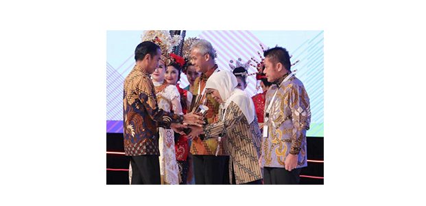 Provinsi Jatim Raih Penghargaan Pembangunan Daerah dari Presiden Provinsi Jatim Raih Penghargaan Pembangunan Daerah dari Presiden