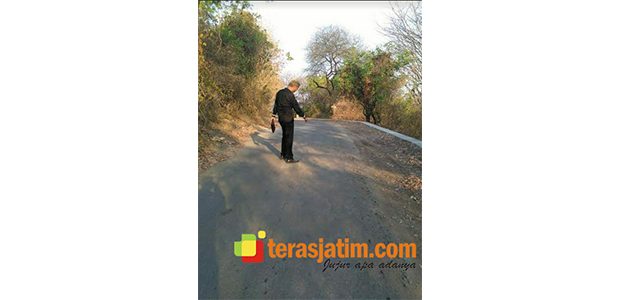 Proyek di Lokasi Wisata Pantai Putih Tampora Situbondo Diduga Sarat KKN Proyek di Lokasi Wisata Pantai Putih Tampora Situbondo Diduga Sarat KKN