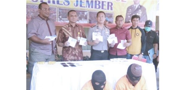 Pungli Dana PAUD, 2 Oknum PNS Dispendik Jember Terjaring OTT Pungli Dana PAUD, 2 Oknum PNS Dispendik Jember Terjaring OTT