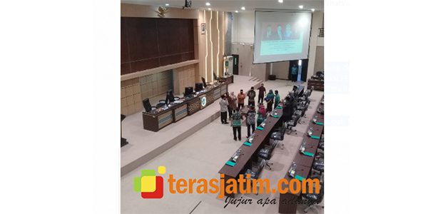 Raperda RTRW Disahkan, Mahasiswa Lamongan Ancam Akan Duduki Gedung Dewan Raperda RTRW Disahkan, Mahasiswa Lamongan Ancam Akan Duduki Gedung Dewan
