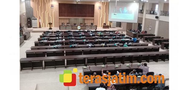 Raperda RTRW Disahkan, Mahasiswa Lamongan Nilai Fraksi PKB Lemah Kawal Aspirasi Masyarakat Raperda RTRW Disahkan, Mahasiswa Lamongan Nilai Fraksi PKB Lemah Kawal Aspirasi Masyarakat