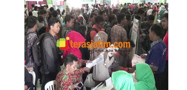 Ratusan Pencari Kerja di Kabupaten Blitar, Serbu Puluhan Stand Job Fair Ratusan Pencari Kerja di Kabupaten Blitar, Serbu Puluhan Stand Job Fair
