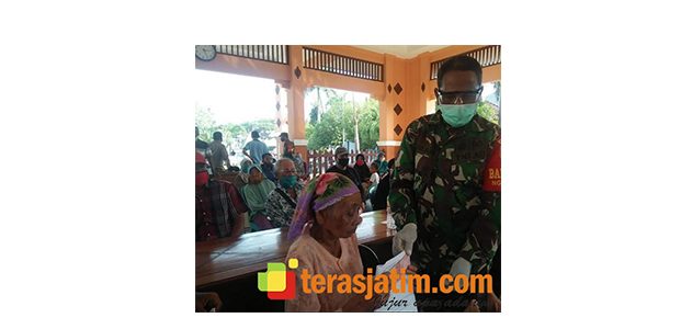 Ratusan Warga Paciran Lamongan Terima Dana BST Tahap II Ratusan Warga Paciran Lamongan Terima Dana BST Tahap II
