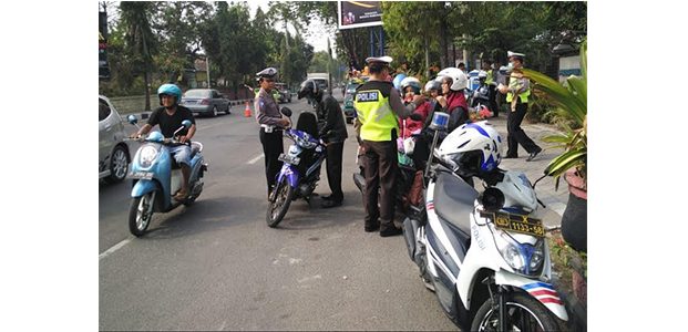 Razia 1,5 Jam, Satlantas Polres Bojonegoro Tindak 87 Pengendara Razia 1,5 Jam, Satlantas Polres Bojonegoro Tindak 87 Pengendara