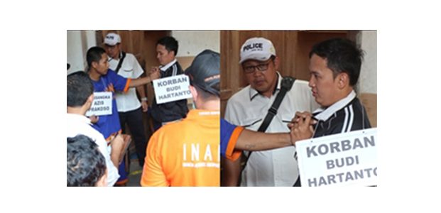 Rekonstruksi Kasus Mutilasi, Pelaku Peragakan Saat Penggal Kepala Korban Rekonstruksi Kasus Mutilasi, Pelaku Peragakan Saat Penggal Kepala Korban