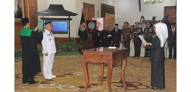 Rendra Kresna Tersangkut Kasus Hukum, Sanusi Resmi Dilantik Sebagai Bupati Malang Rendra Kresna Tersangkut Kasus Hukum, Sanusi Resmi Dilantik Sebagai Bupati Malang