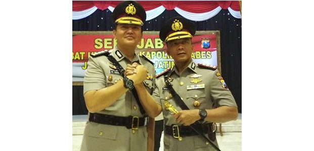 Resmi Jabat Kapolrestabes, Kombes Rudi Setiawan Bertekat Hajar Penjahat di Surabaya Resmi Jabat Kapolrestabes, Kombes Rudi Setiawan Bertekat Hajar Penjahat di Surabaya