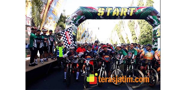 Ribuan Masyarakat Ikut Acara Fun Bike di Makodim Jember Ribuan Masyarakat Ikut Acara Fun Bike di Makodim Jember