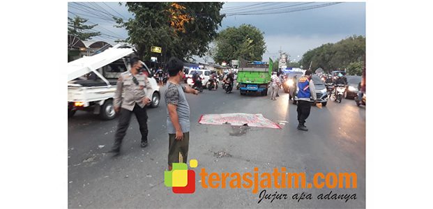 Lagi, Truk Hajar Pejalan Kaki Hingga Tewas Seketika Lagi, Truk Hajar Pejalan Kaki Hingga Tewas Seketika