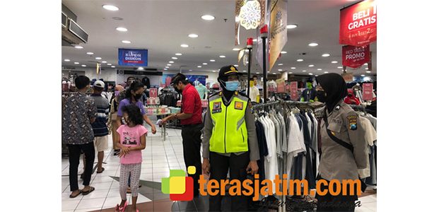 Jelang Lebaran, Polresta Sidoarjo Lakukan Pendisiplinan Pengunjung Mall Jelang Lebaran, Polresta Sidoarjo Lakukan Pendisiplinan Pengunjung Mall