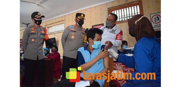 1.156 Warga Binaan Lapas Kelas II A Sidoarjo Disuntik Vaksin Covid-19 1.156 Warga Binaan Lapas Kelas II A Sidoarjo Disuntik Vaksin Covid-19