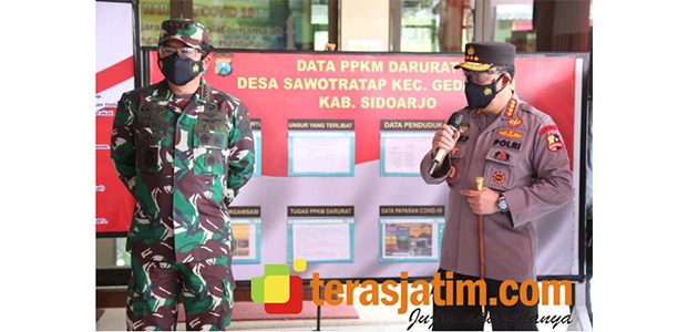 Panglima TNI Bersama Kapolri Tinjau Posko PPKM Darurat di Desa Sawotratap Sidoarjo Panglima TNI Bersama Kapolri Tinjau Posko PPKM Darurat di Desa Sawotratap Sidoarjo