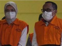 Bupati Probolinggo Non Aktif Dipindah ke Rutan Porong, Suaminya Ditahan di Medaeng