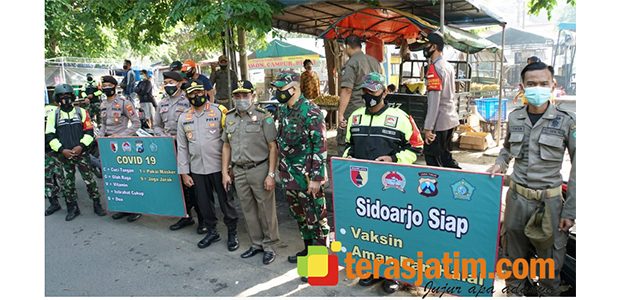 Perketat PPKM Jilid 2, Forkopimda Sidoarjo Bubarkan Kerumunan Warga Perketat PPKM Jilid 2, Forkopimda Sidoarjo Bubarkan Kerumunan Warga