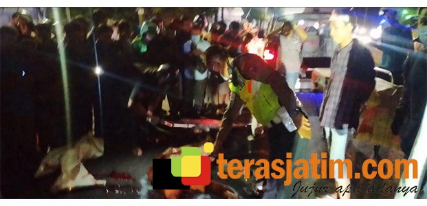 Tabrak Bak Belakang Tronton, Pengendara Motor di Sidoarjo Meregang Nyawa Tabrak Bak Belakang Tronton, Pengendara Motor di Sidoarjo Meregang Nyawa