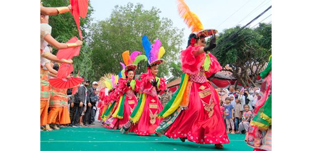 Meriahnya Karnaval Nusantara Satu Abad NU