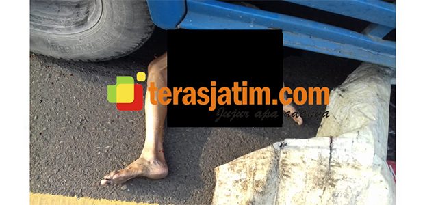 Berniat Menyeberang, Wanita asal Kediri Tewas Tertabrak Truk di Gilang Sidoarjo Berniat Menyeberang, Wanita asal Kediri Tewas Tertabrak Truk di Gilang Sidoarjo
