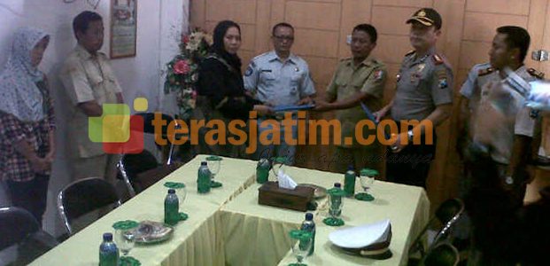 Korban Meninggal Kecelakaan KA Jetak Bojonegoro, Terima Santunan Korban Meninggal Kecelakaan KA Jetak Bojonegoro, Terima Santunan
