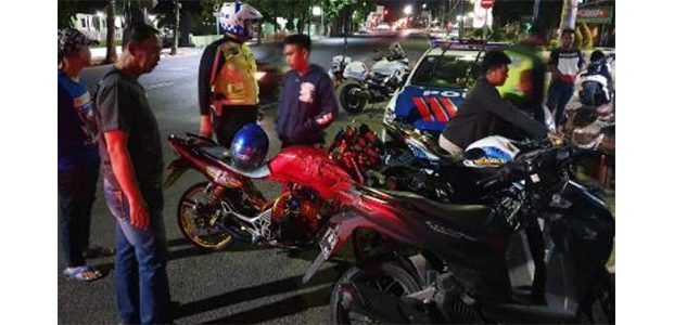 Satlantas Polres Situbondo Amankan Sejumlah Motor Yang Digunakan Balap Liar Satlantas Polres Situbondo Amankan Sejumlah Motor Yang Digunakan Balap Liar