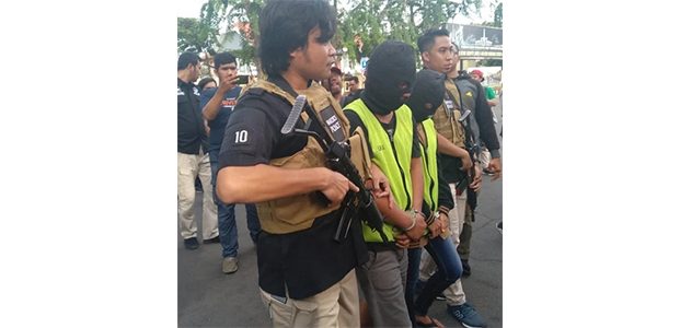 Satreskoba Polrestabes Surabaya Ungkap Kasus Sabu 4,7 Kg Satreskoba Polrestabes Surabaya Ungkap Kasus Sabu 4,7 Kg