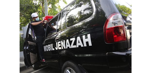 Pemkot Surabaya Sulap 14 Mobil Dinas Jadi Mobil Jenazah Covid-19 Pemkot Surabaya Sulap 14 Mobil Dinas Jadi Mobil Jenazah Covid-19