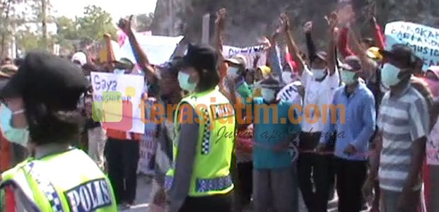 Sebabkan Polusi Pernafasan, Warga Demo Tambang Batu Kapur Sebabkan Polusi Pernafasan, Warga Demo Tambang Batu Kapur