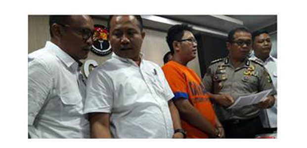Sebar Foto Bugil Mantan Pacar, Mahasiswa S2 asal Gresik Ditangkap Sebar Foto Bugil Mantan Pacar, Mahasiswa S2 asal Gresik Ditangkap