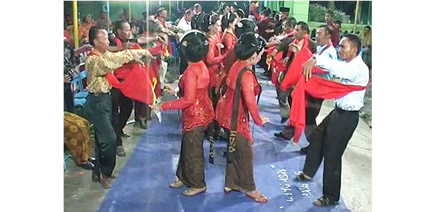 Sedekah Bumi, Budaya Adiluhung yang “Ternodai” Sedekah Bumi, Budaya Adiluhung yang “Ternodai”