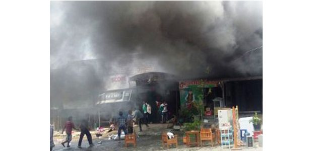 Kompor Nyala Ditinggal Pemiliknya, 6 Kios Pasar di Ponorogo Ludes Terbakar Kompor Nyala Ditinggal Pemiliknya, 6 Kios Pasar di Ponorogo Ludes Terbakar