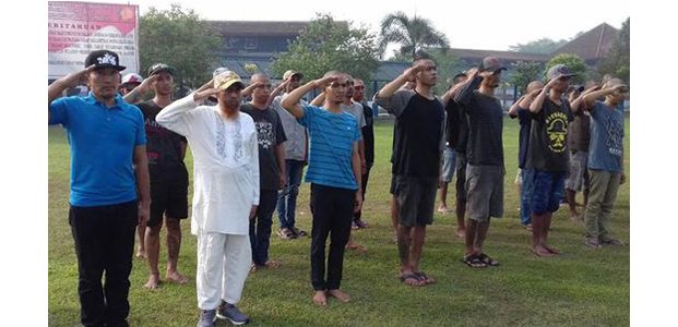 Sejumlah Napi Terorisme Ikuti Upacara Hari Lahir Pancasila Sejumlah Napi Terorisme Ikuti Upacara Hari Lahir Pancasila