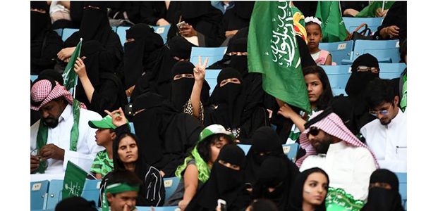Selain Nyetir Kendaraan, Wanita di Arab Saudi Juga Boleh Datangi Stadion Selain Nyetir Kendaraan, Wanita di Arab Saudi Juga Boleh Datangi Stadion