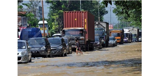 Sempat Ditutup 7 Jam, Jalur Pantura di Pasuruan Dibuka Kembali Sempat Ditutup 7 Jam, Jalur Pantura di Pasuruan Dibuka Kembali