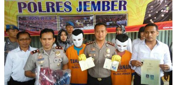 Sempat Viral, Polres Jember Tahan Pasutri Yang Diduga Sejenis Sempat Viral, Polres Jember Tahan Pasutri Yang Diduga Sejenis
