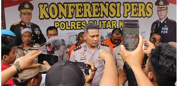 Sempat Viral di Medsos, 2 Begal di Kolomayan Blitar Akhirnya Dibekuk Sempat Viral di Medsos, 2 Begal di Kolomayan Blitar Akhirnya Dibekuk