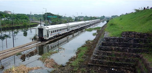 Setelah 6 Hari Terganggu Banjir, Jalur KA Porong-Tanggulangin Kembali Normal Setelah 6 Hari Terganggu Banjir, Jalur KA Porong-Tanggulangin Kembali Normal