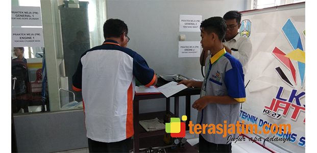 Siswa SMK TBSM Honda Juara LKS Tingkat Jatim Siswa SMK TBSM Honda Juara LKS Tingkat Jatim