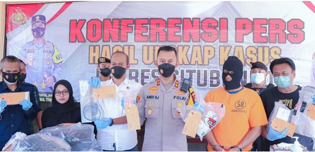 Misteri Pembunuhan Sopir Truk di Pantura Situbondo Terungkap, Ini Pengakuan Pelaku Misteri Pembunuhan Sopir Truk di Pantura Situbondo Terungkap, Ini Pengakuan Pelaku