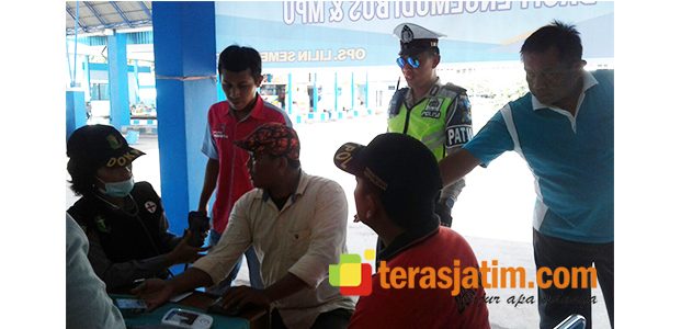 Sopir Bus dan MPU di Terminal Situbondo, Jalani Pemeriksaan dan Tes Urine Sopir Bus dan MPU di Terminal Situbondo, Jalani Pemeriksaan dan Tes Urine