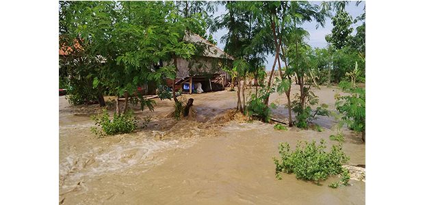 Sungai Jumain Meluap, 96 Rumah di Situbondo Terendam Banjir Sungai Jumain Meluap, 96 Rumah di Situbondo Terendam Banjir