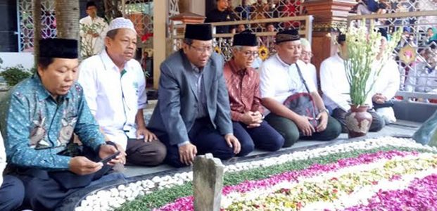 Prof Mahfud: Tahun Politik Panas, Kangen Gus Dur Yang Selalu Mendinginkan Prof Mahfud: Tahun Politik Panas, Kangen Gus Dur Yang Selalu Mendinginkan