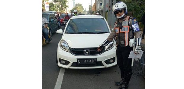Tak Gunakan Plat Nomor Standar di Jalanan Surabaya, Siap-Siap Ditindak Tak Gunakan Plat Nomor Standar di Jalanan Surabaya, Siap-Siap Ditindak