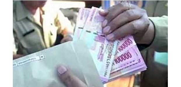 Tak Hanya PNS, 50 Anggota DPRD Sumenep Juga Mendapatkan Gaji ke-13 Tak Hanya PNS, 50 Anggota DPRD Sumenep Juga Mendapatkan Gaji ke-13