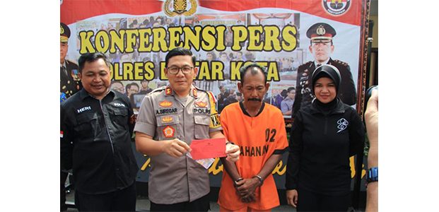 Nafsu Tak Tertahan, Duda di Blitar Cabuli Gadis Keterbelakangan Mental Nafsu Tak Tertahan, Duda di Blitar Cabuli Gadis Keterbelakangan Mental