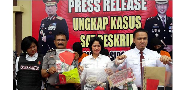 Tak Mau Diputus, Oknum Guru Ngaji ini Nekat Sebarkan Foto Syur Mantan Pacarnya Tak Mau Diputus, Oknum Guru Ngaji ini Nekat Sebarkan Foto Syur Mantan Pacarnya