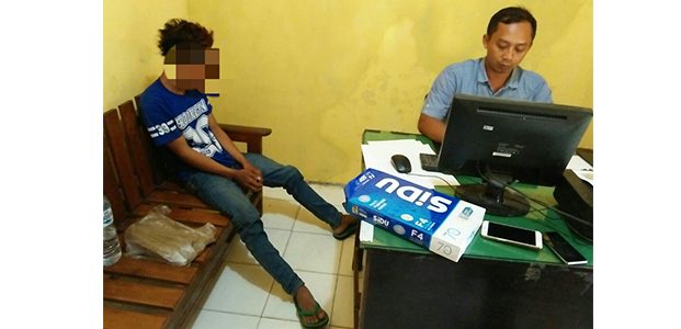 Tak Terima Motornya Dikatakan Jelek, Pemuda Asal Jatirogo Tuban Bacok Tetangganya Tak Terima Motornya Dikatakan Jelek, Pemuda Asal Jatirogo Tuban Bacok Tetangganya