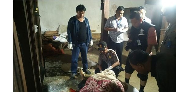 Tanpa Sebab, Kuli Pasar Plaosan Magetan ini Bacok Tetangganya Hingga Tewas Tanpa Sebab, Kuli Pasar Plaosan Magetan ini Bacok Tetangganya Hingga Tewas